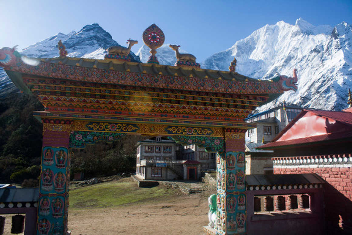 7-awesome-reasons-to-hike-the-everest-base-camp-trek-monastery