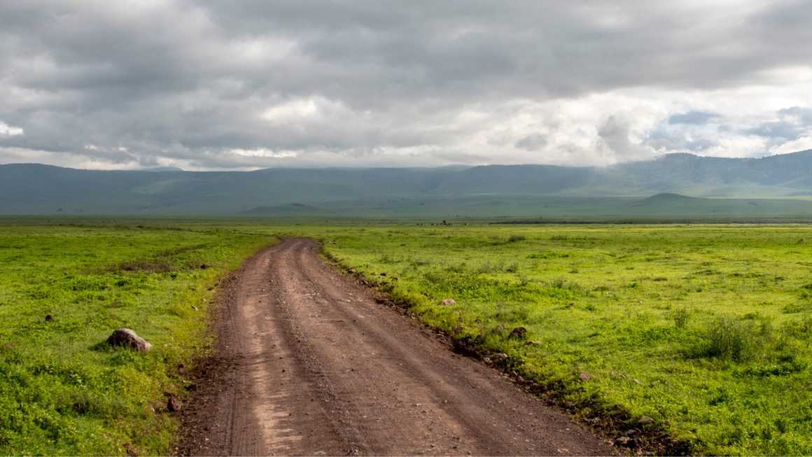 Dirt road to get to Ngorongoro crater