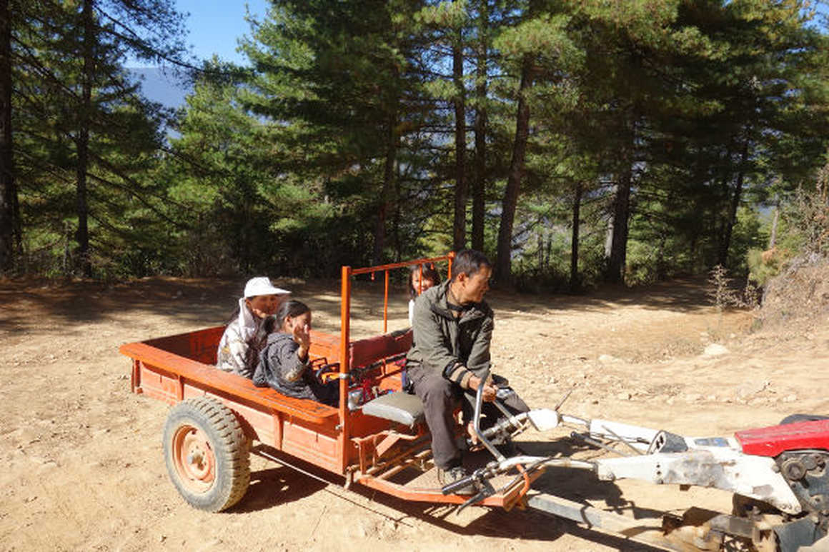 Druk Path trek tractor