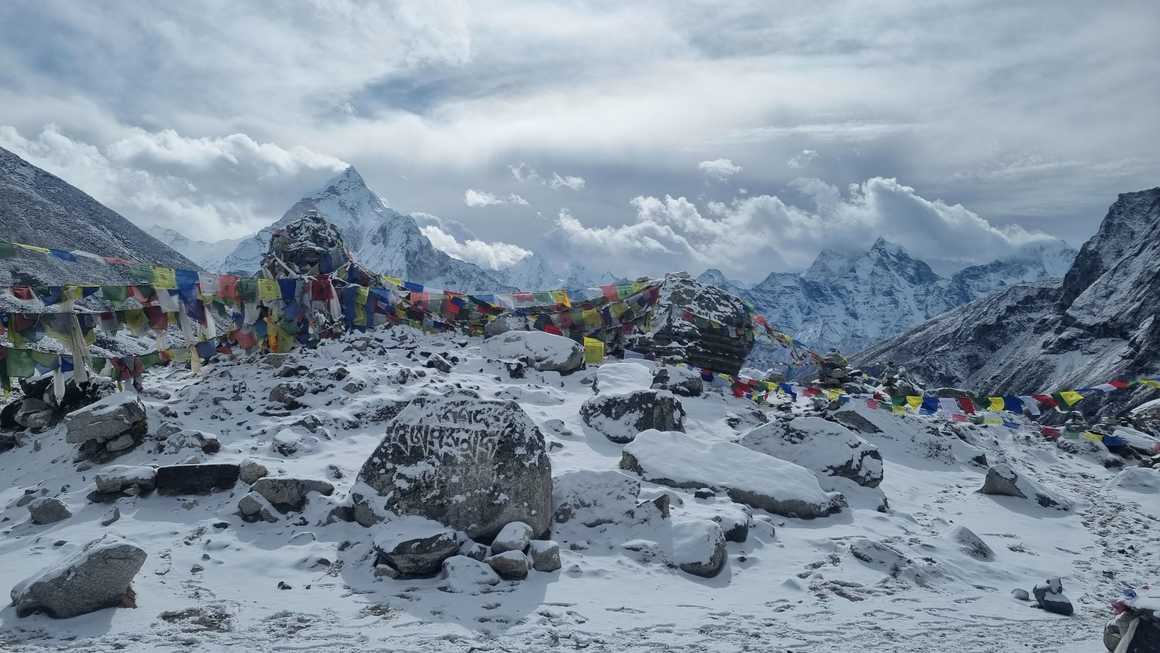 everest-memorial-under-a-sprinkling-of-snow