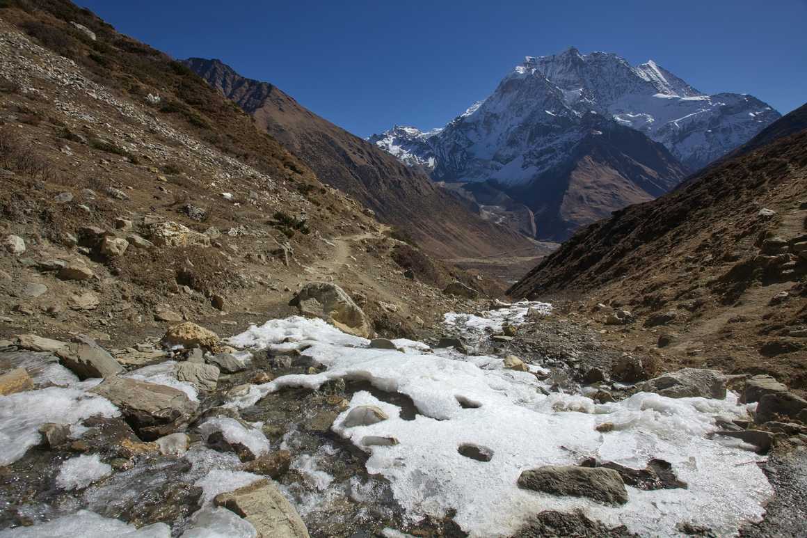 Manalsu, Himalayas