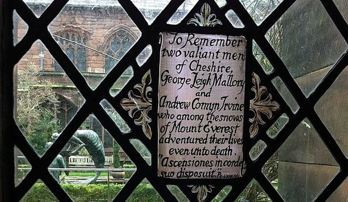 Memorial_to_George_Leigh_Mallory_and_Andrew_Comyn_Irvine_in_Chester_Cathedral