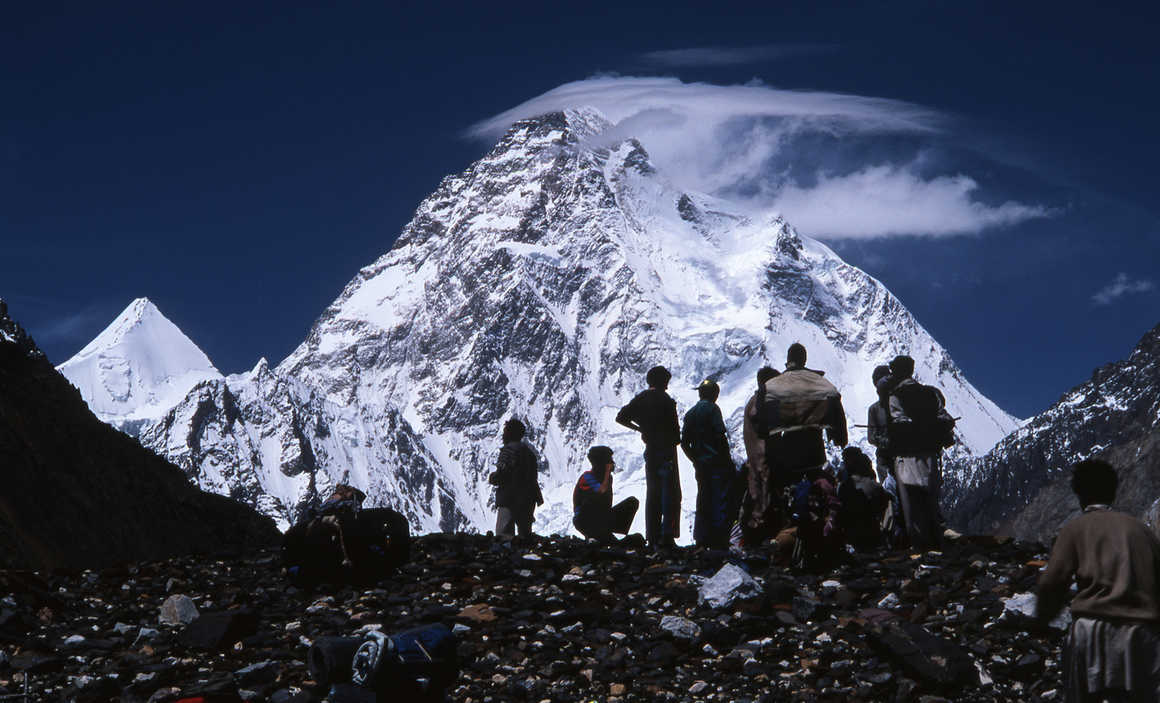 Porters and mountineers on K2