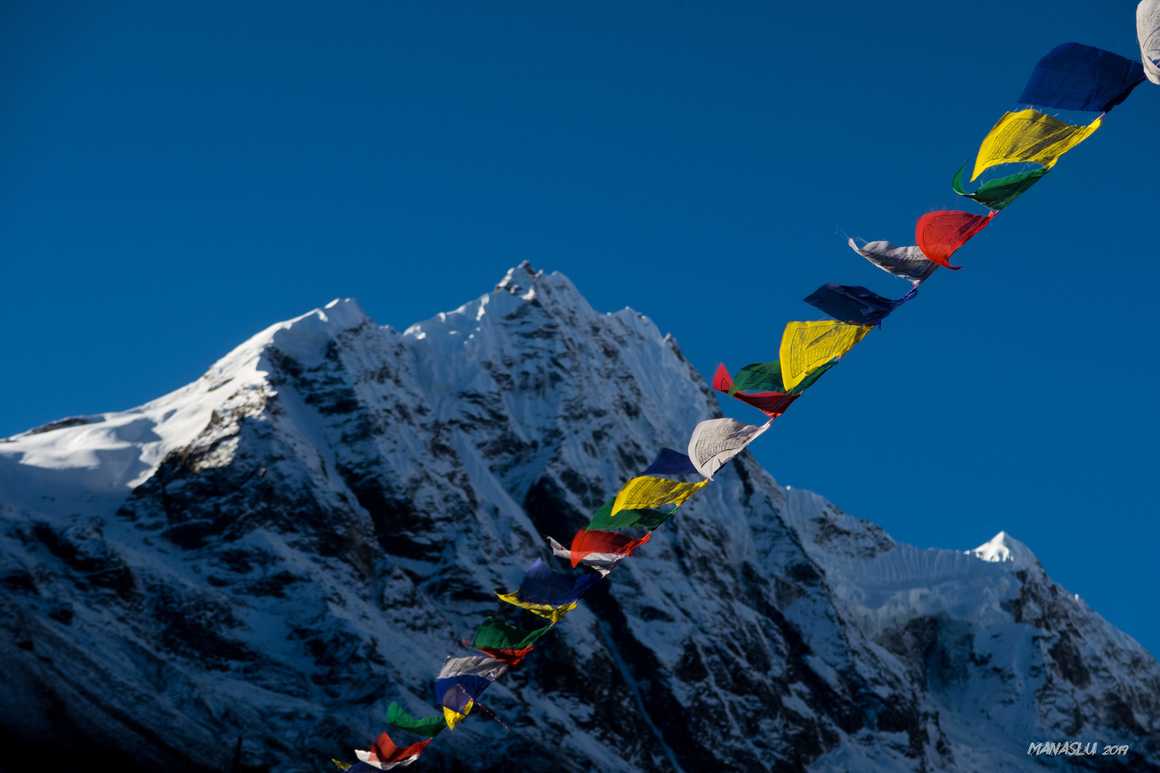 Tibetan flag during the Manaslu Circuit Trek