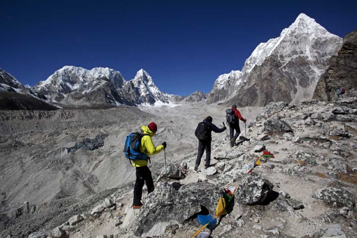 Trekkers on their ascent to the Everest