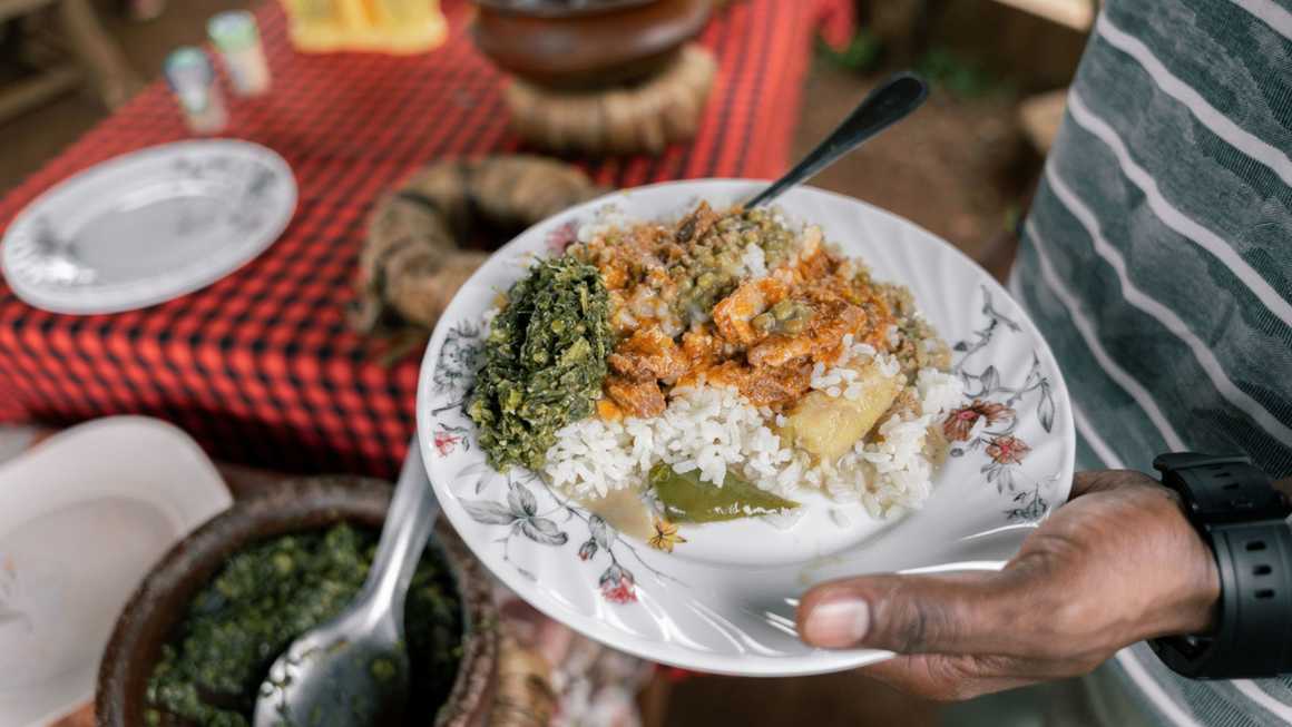 Zanzibar pilau on with other Tanzanian food