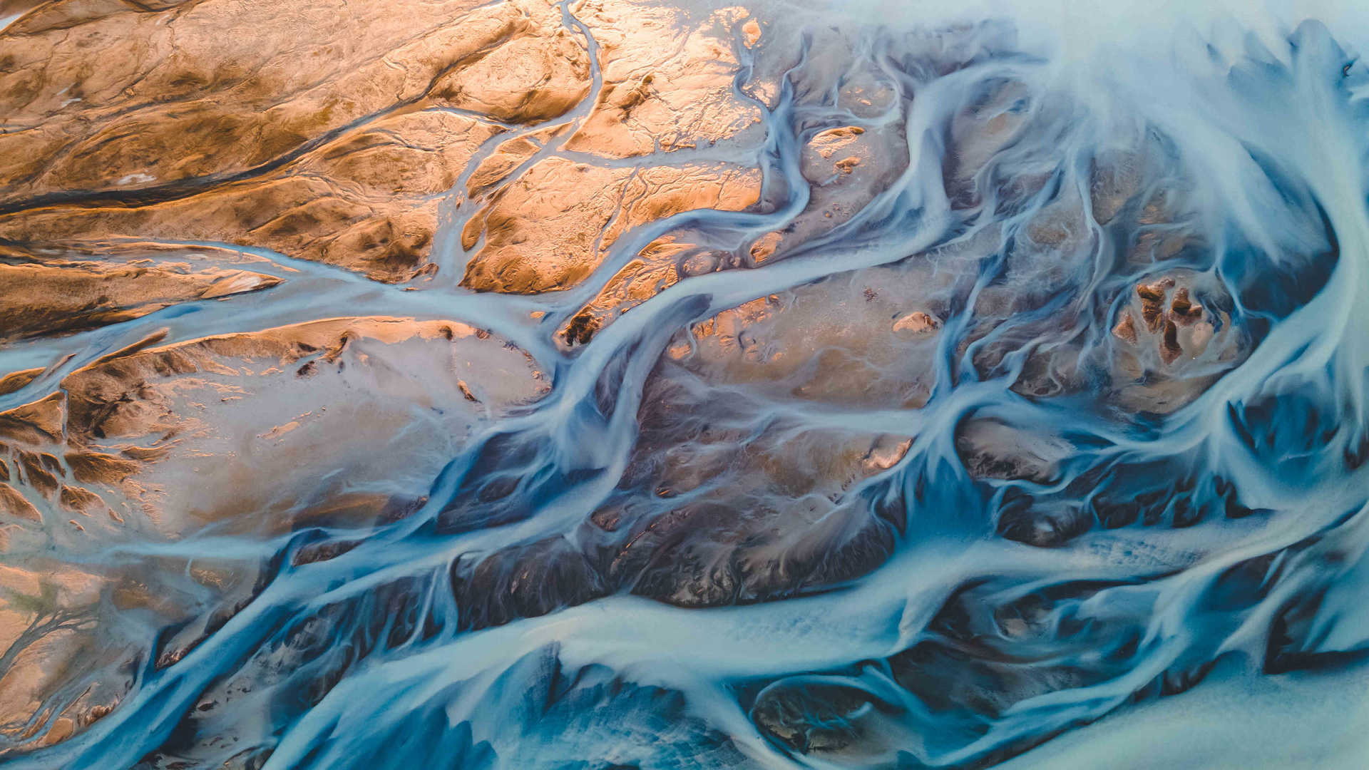 Aerial-view-of-river-estuaries-in-Iceland