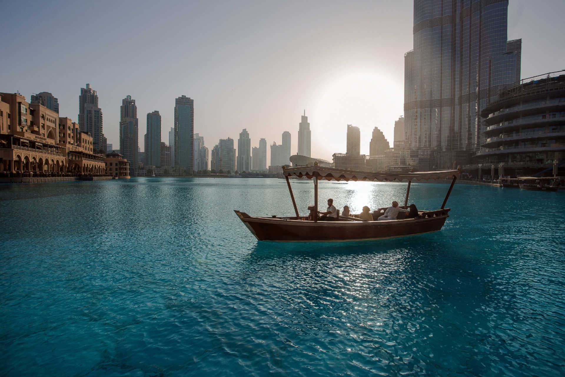 boat-across-dubai-creek