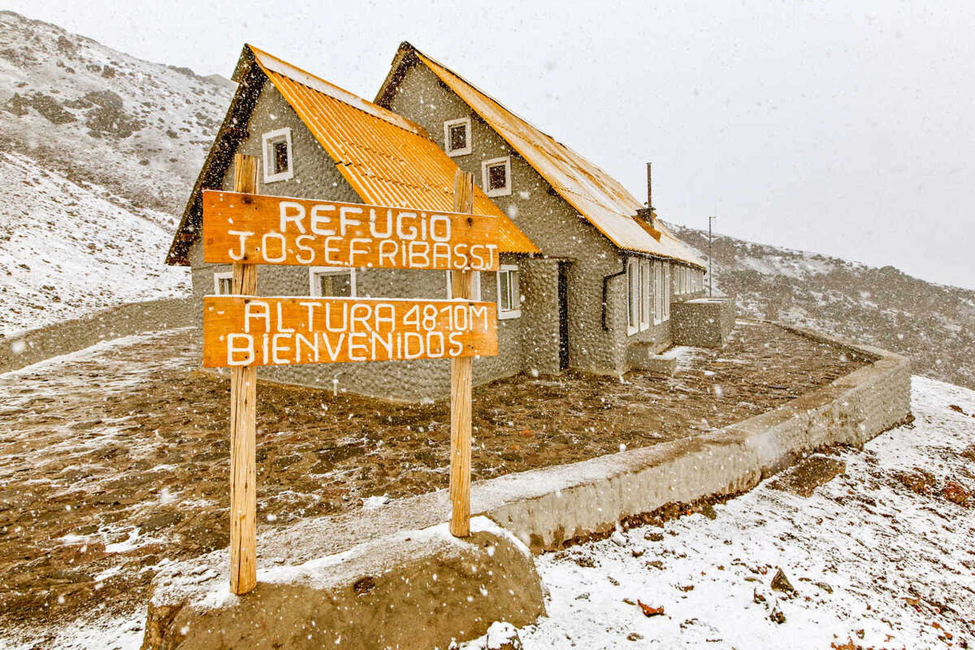 cotopaxi-refuge