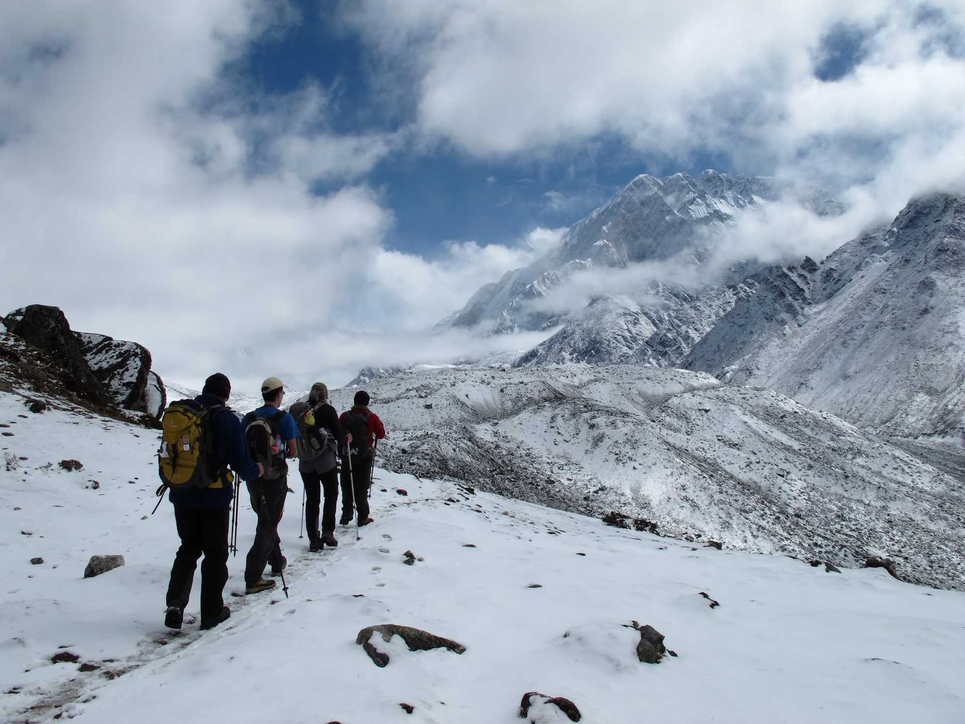 Hikers heading toward Dingboche, in Khumbu