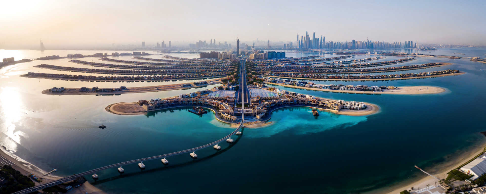 Jumeirah Palm, Dubai © Adobe Stock jumeirah-pal-dubai
