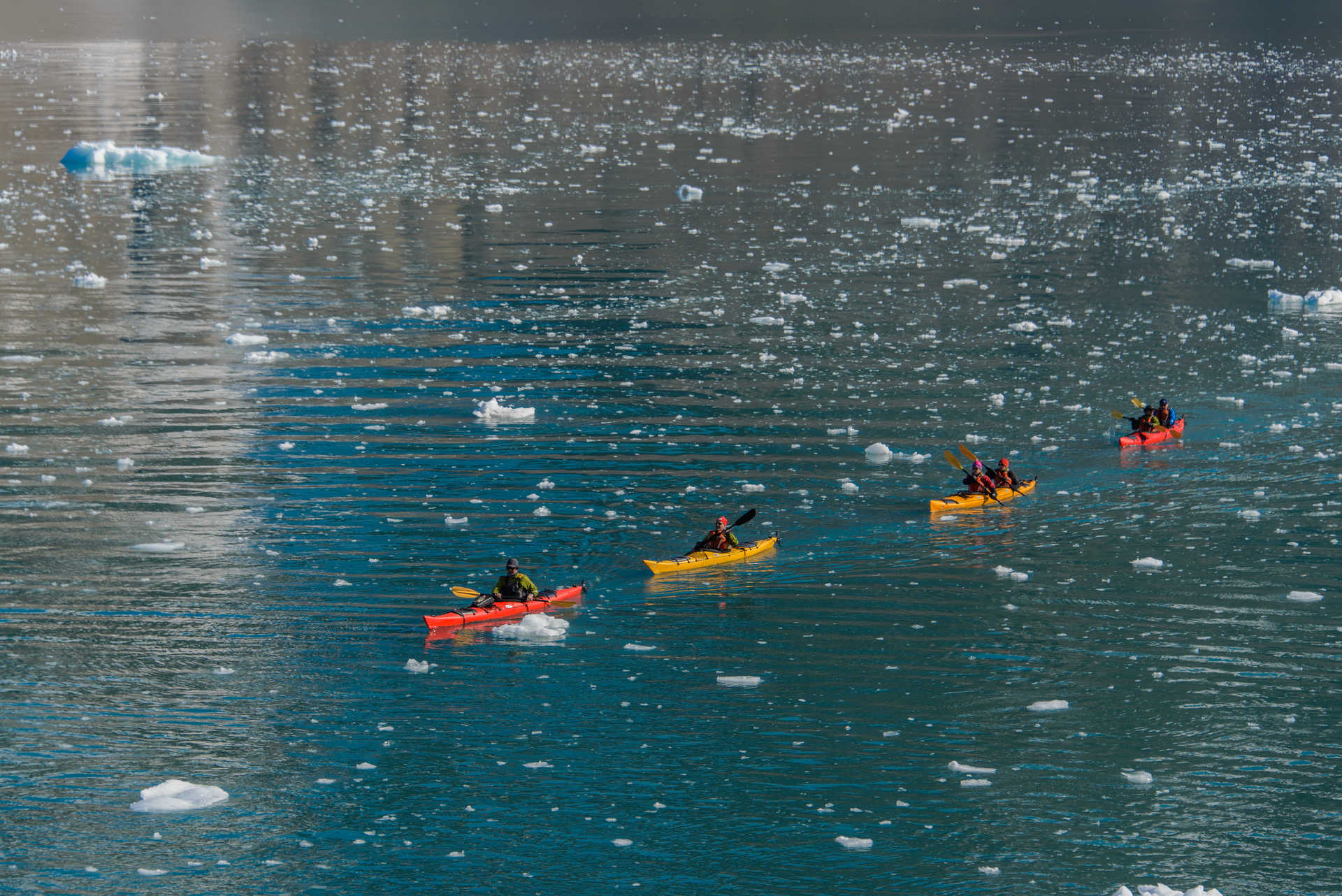 kayaking-through-icebergs-in-greenland