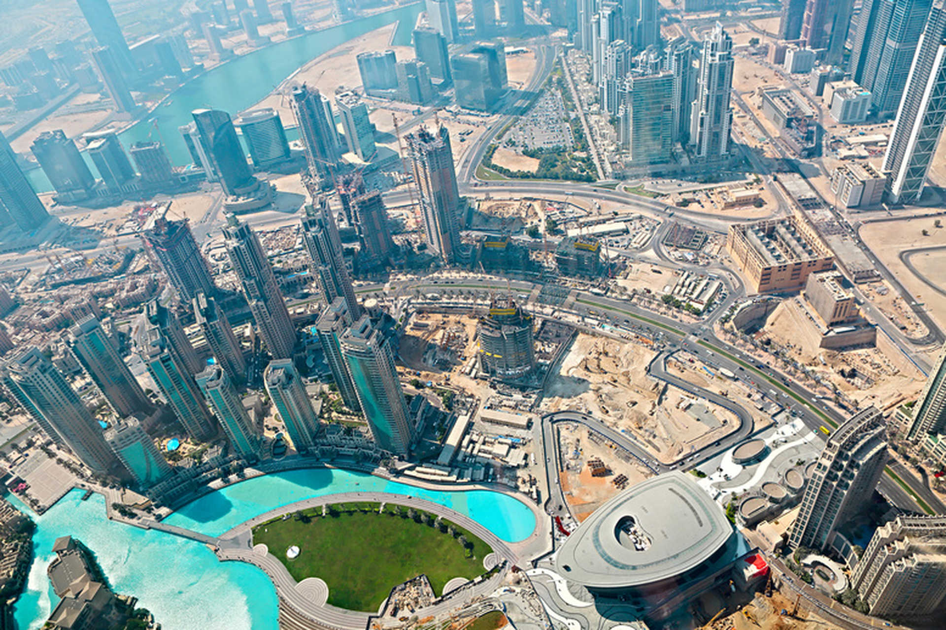 looking-down-from-Burj-Khalifa