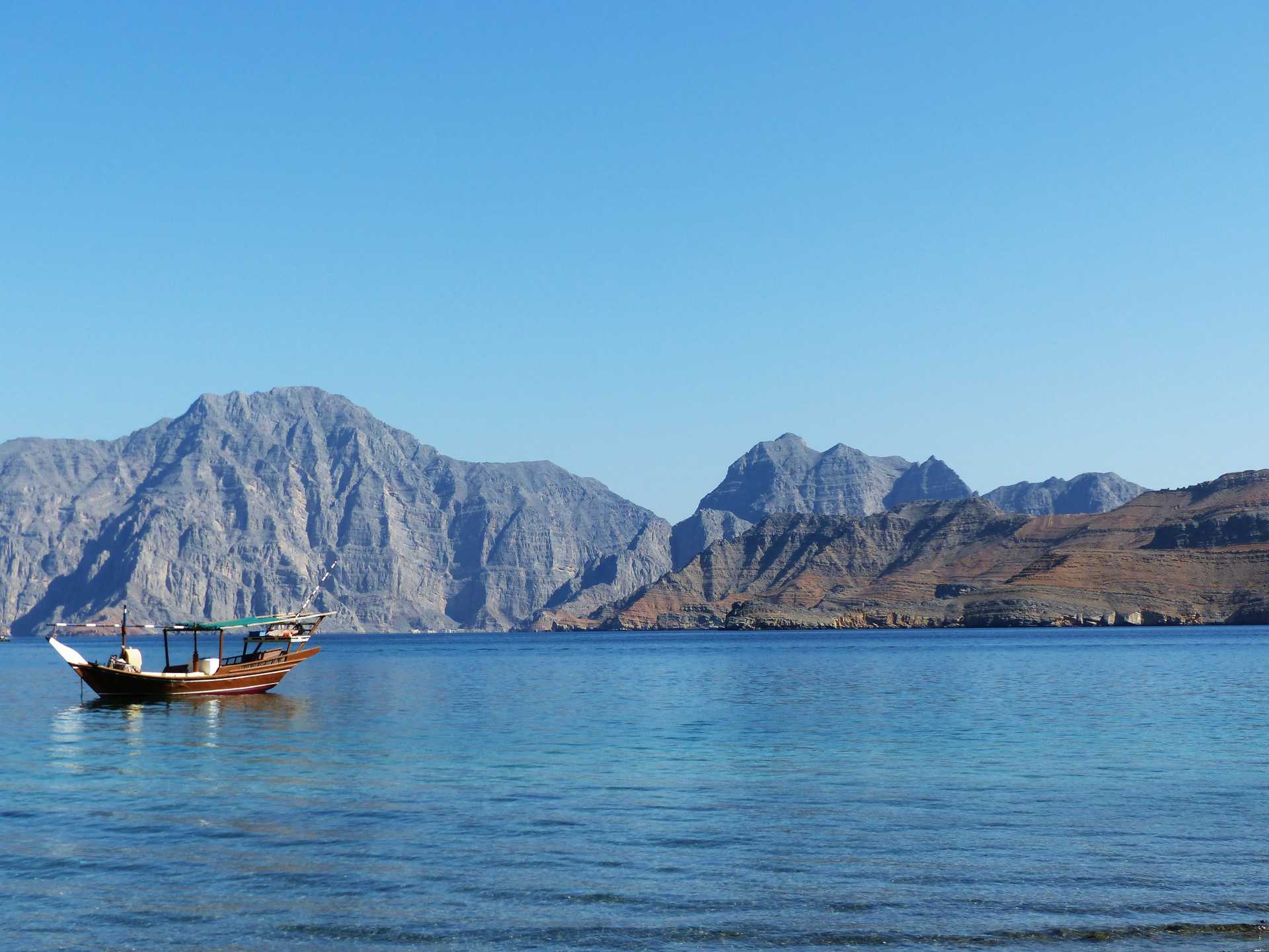 Peaceful landscape of the Musandan fjords © Baladi Robin Peaceful landscape of the Musandan fjords