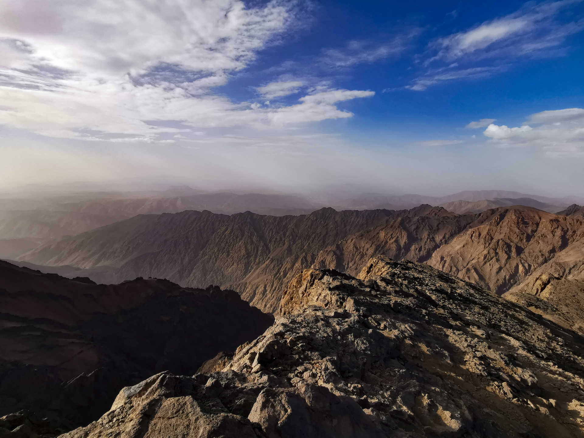 view-along-summit-ridge-of-Toubkal