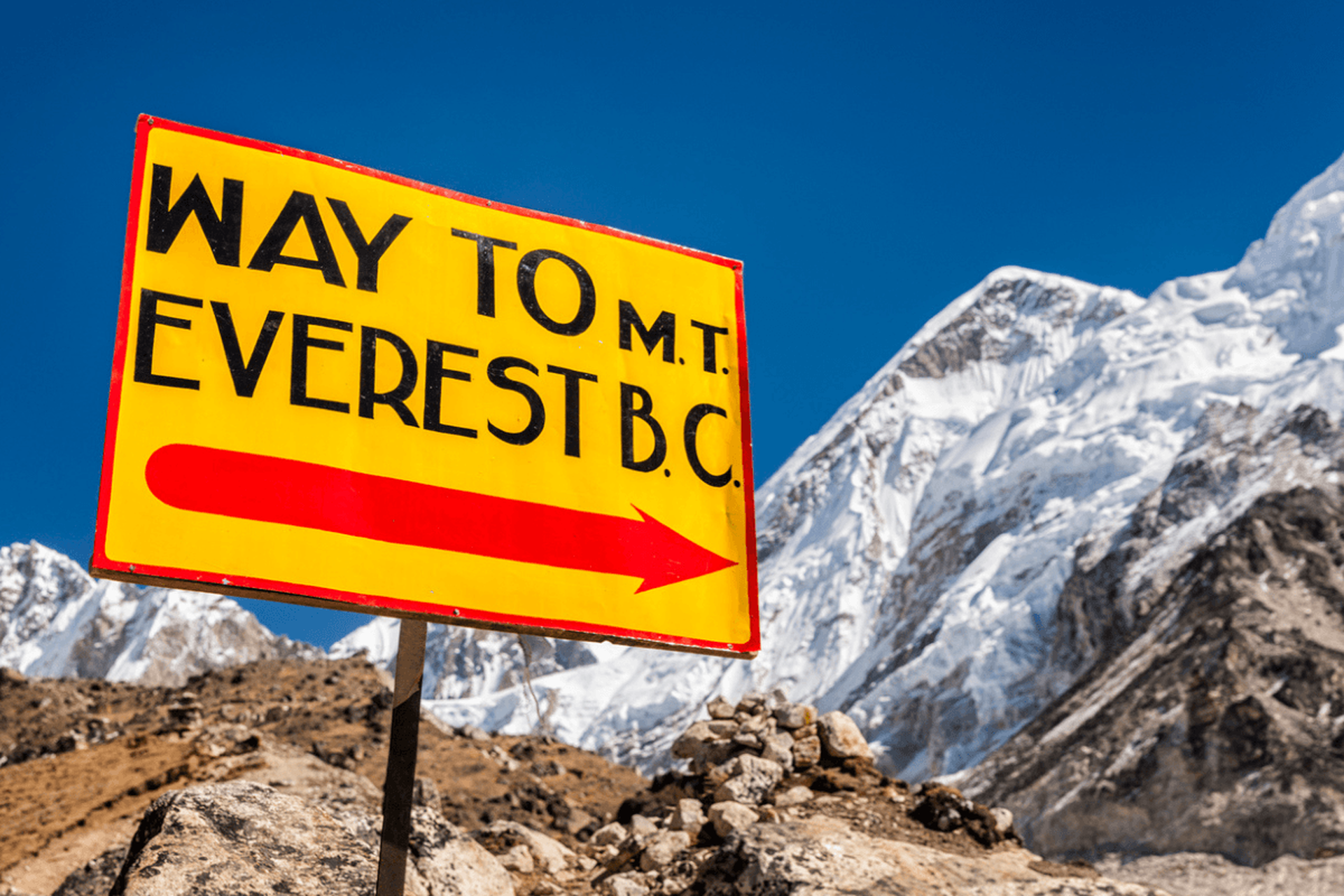 Way to Mt Everest sign