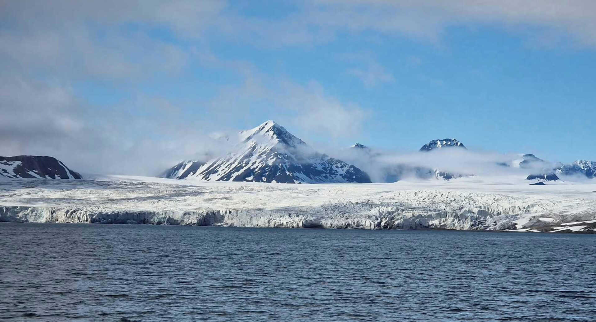 The Five Glaciers Tour in Svalbard | Kandoo Adventures