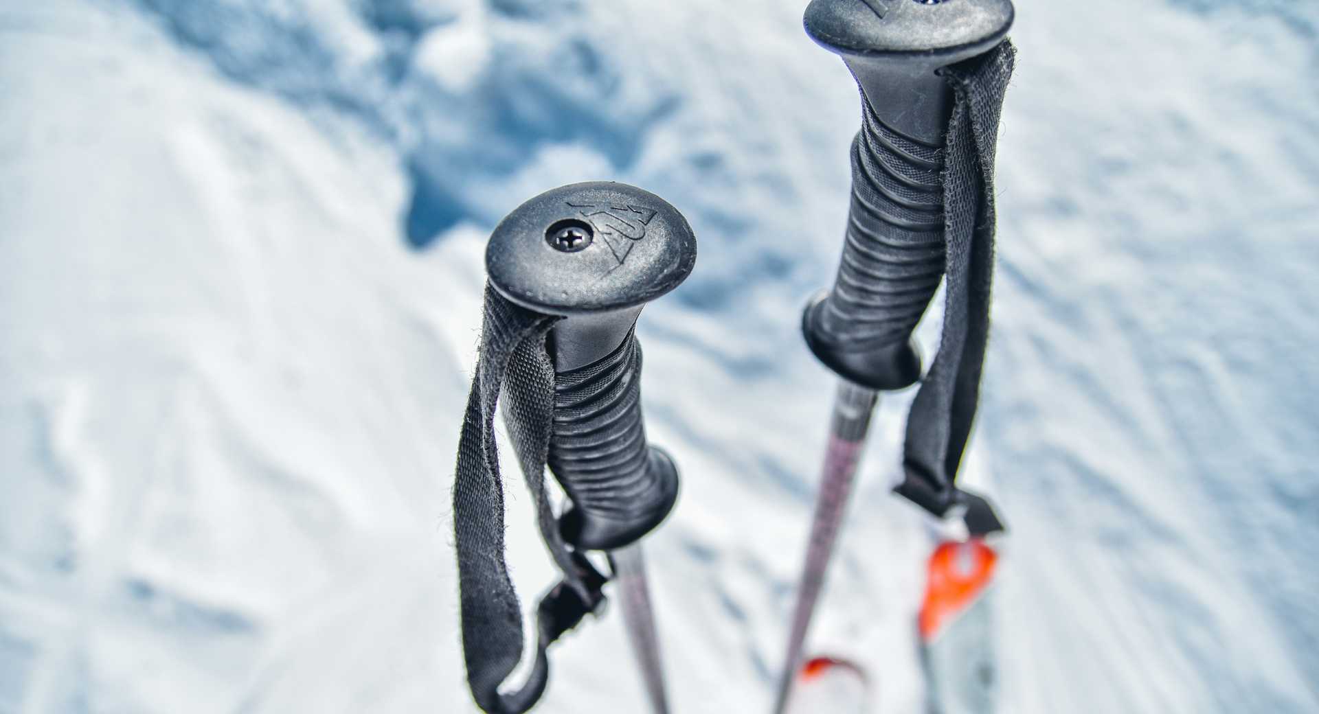How to use trekking poles | Kandoo Adventures