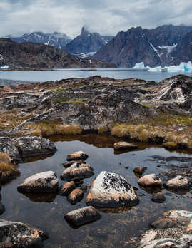 the-rocky-coastline-of-East-Greenland