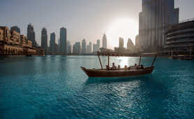 boat-across-dubai-creek