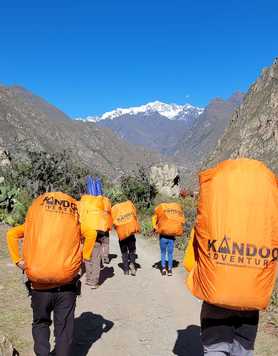 Kandoo-porters-fully-kitted-out