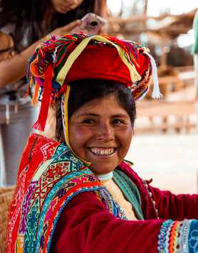 Peruvian woman wearing traditionnal clothes