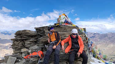 resting-at-the-summit-of-Kang-Yatse