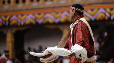 traditional-bhutanese-dancer