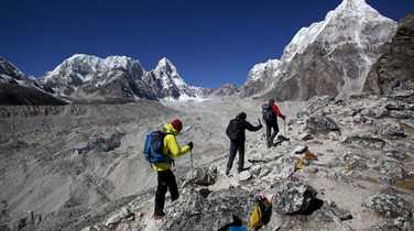 Trekkers on their ascent to the Everest