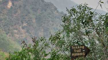 trekking-sign-on-the-annapurna-circuit