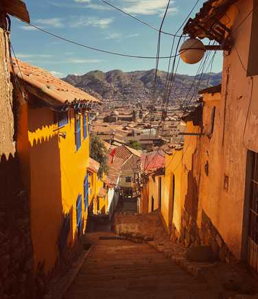 Colourful back alley in Cuzco