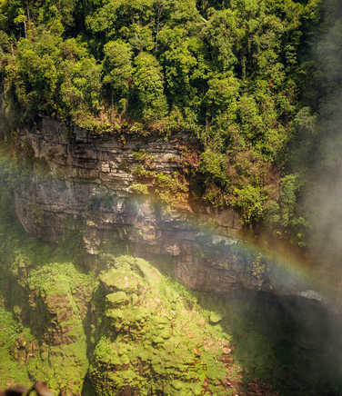 rainbow-in-the-spray