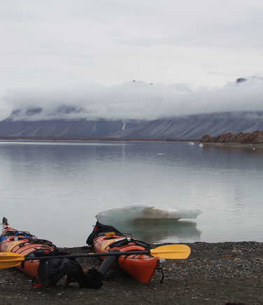 Sea ice and low clouds in Billefjorden