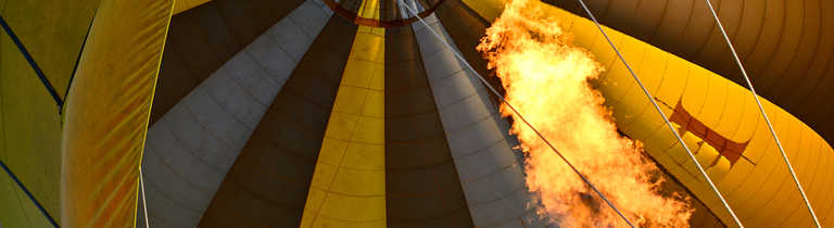 Serengeti hot air balloon taking off