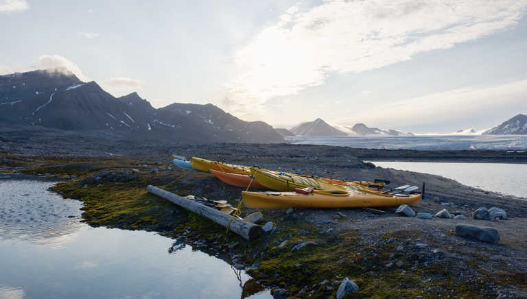 Kayaks in Ymerbukta