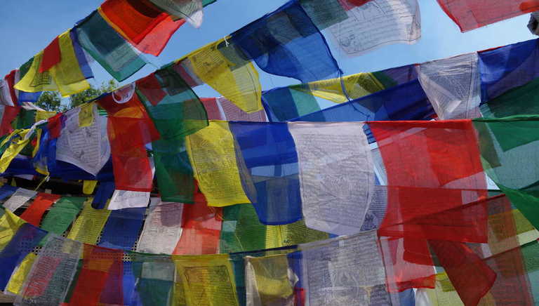Prayer-flags-on-route-to-Namche