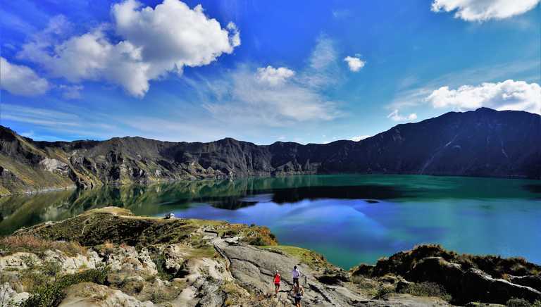 quilotoa-crater-hiking