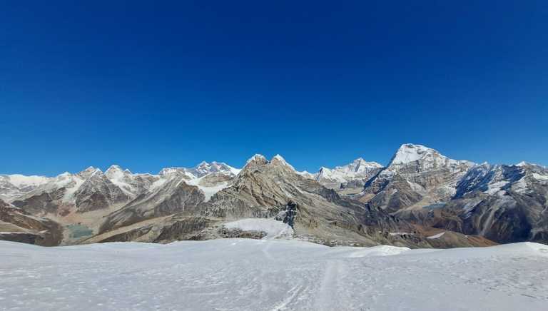 Views-down-the-Mera-Glacier-to-Everest